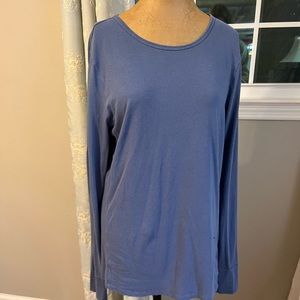 Long sleeve blue Gap tee